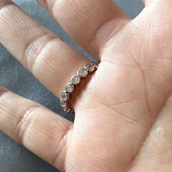 The Brilliant Bezel eternity band with zircon in Sterling Silver sz 7 - Picture 5 of 6